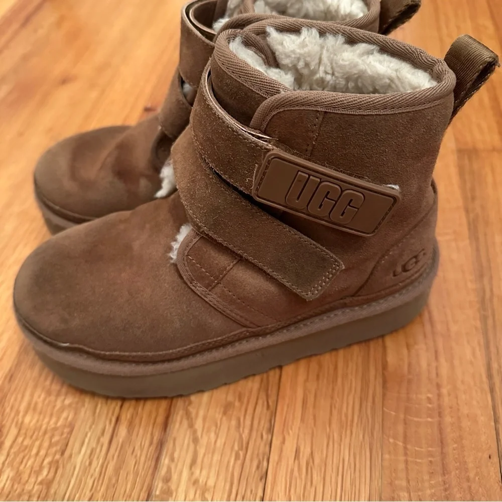 UGG ChestBut Suede boots Size 3